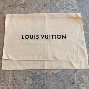 Louis Vuitton Beige Storage Bag cotton. Medium 14 x 18” EUC
